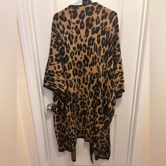 Lane Bryant leopard long sweater wrap - Picture 3 of 4